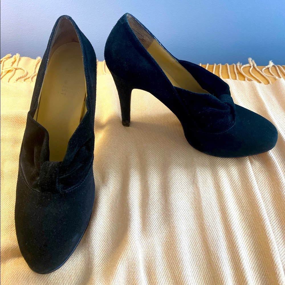 Nine West suede black pumps